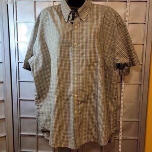 Van Heusen XL 17-17.5 button up short sleeve man's shirt